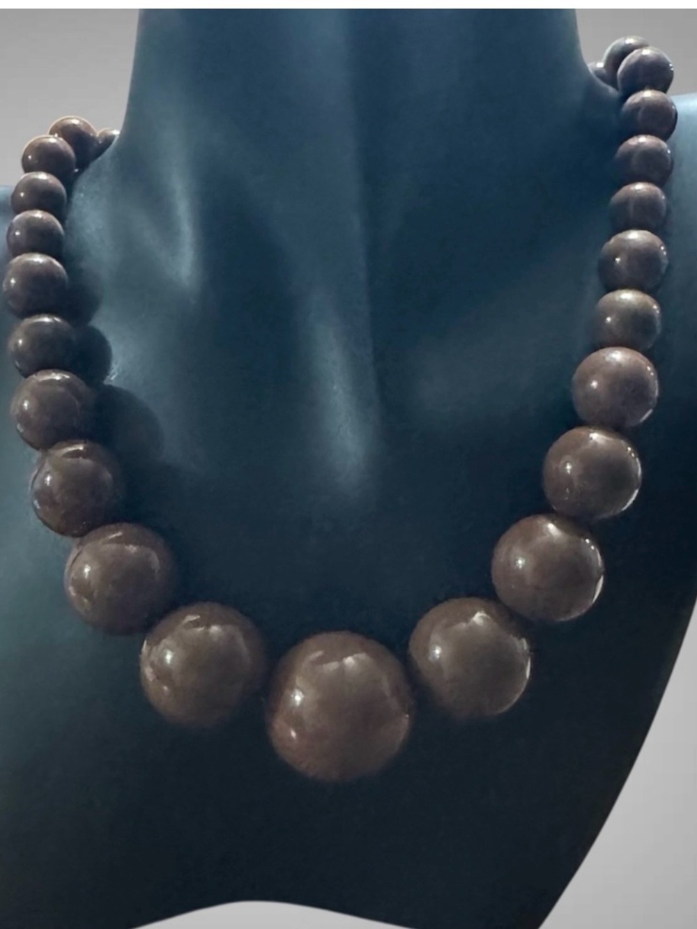 CHOCOLATE BROWN BEADED NECKLACE